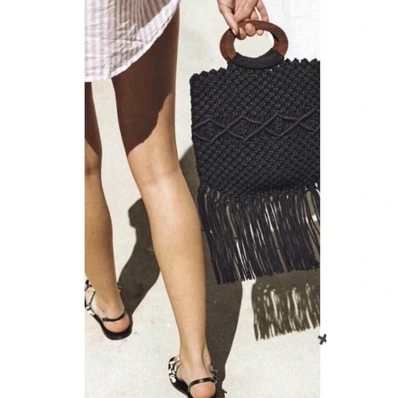 Danielle Nicole Macrame Crochet Handbag Black Boho Fringe Wood Handle Crossbody - Picture 2 of 4